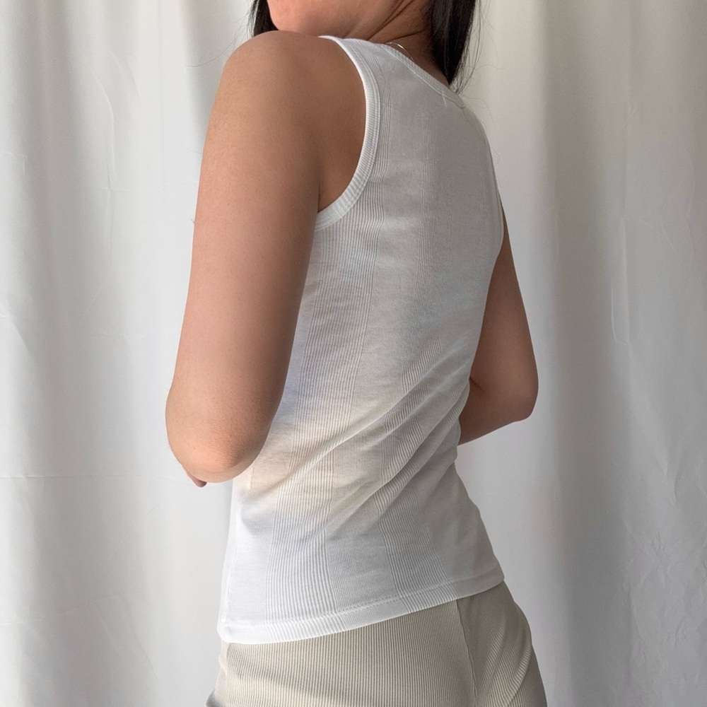 Goldie LeWinter VARIEGATED RIB TANK in white - Picture 4 of 4